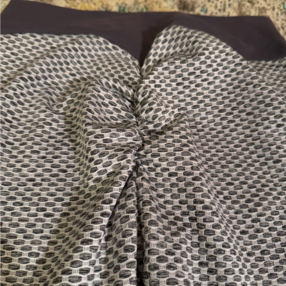 Scrunchie booty leggings